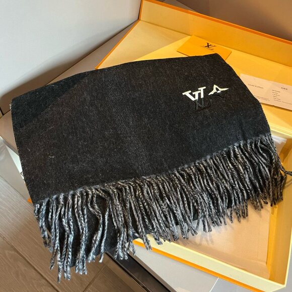 Louis Vuitton Reversible Wool Scarf - Picture 4 of 6